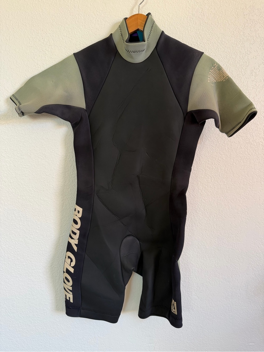 Body Glove Men’s Medium Black and Olive Shorty Neoprene Wetsuit